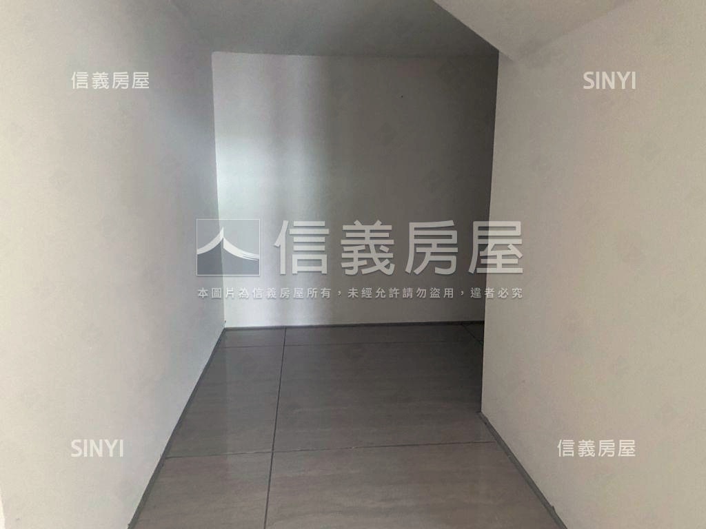 世紀官邸店面房屋室內格局與周邊環境