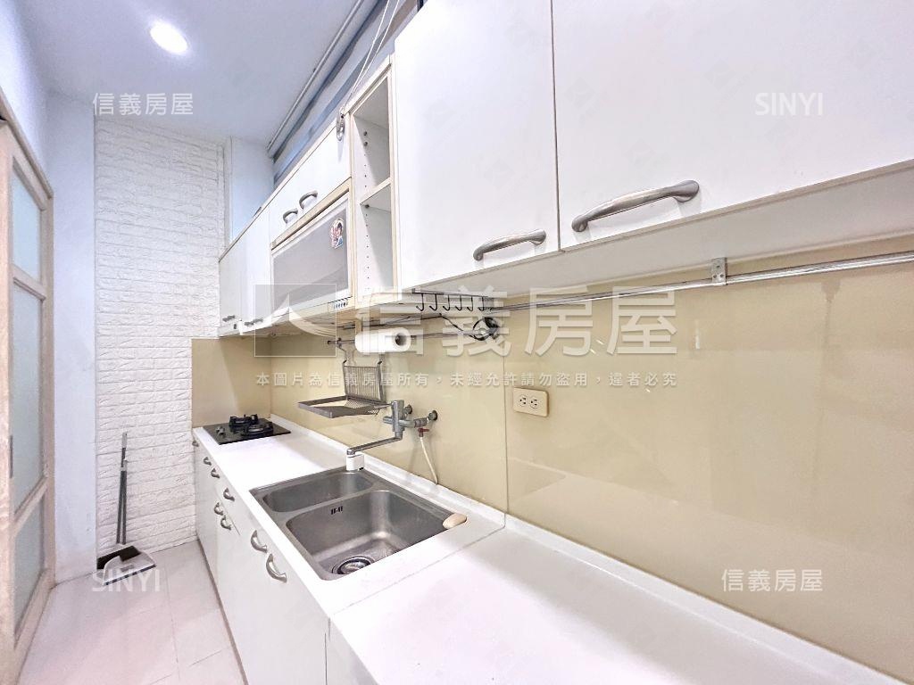 逢甲上居下店‧黃金店面Ｂ房屋室內格局與周邊環境