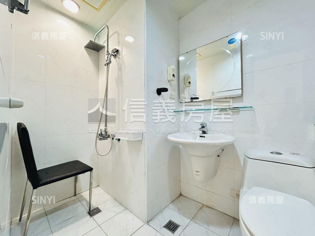 豪斯登堡蛋黃區大四房房屋室內格局與周邊環境