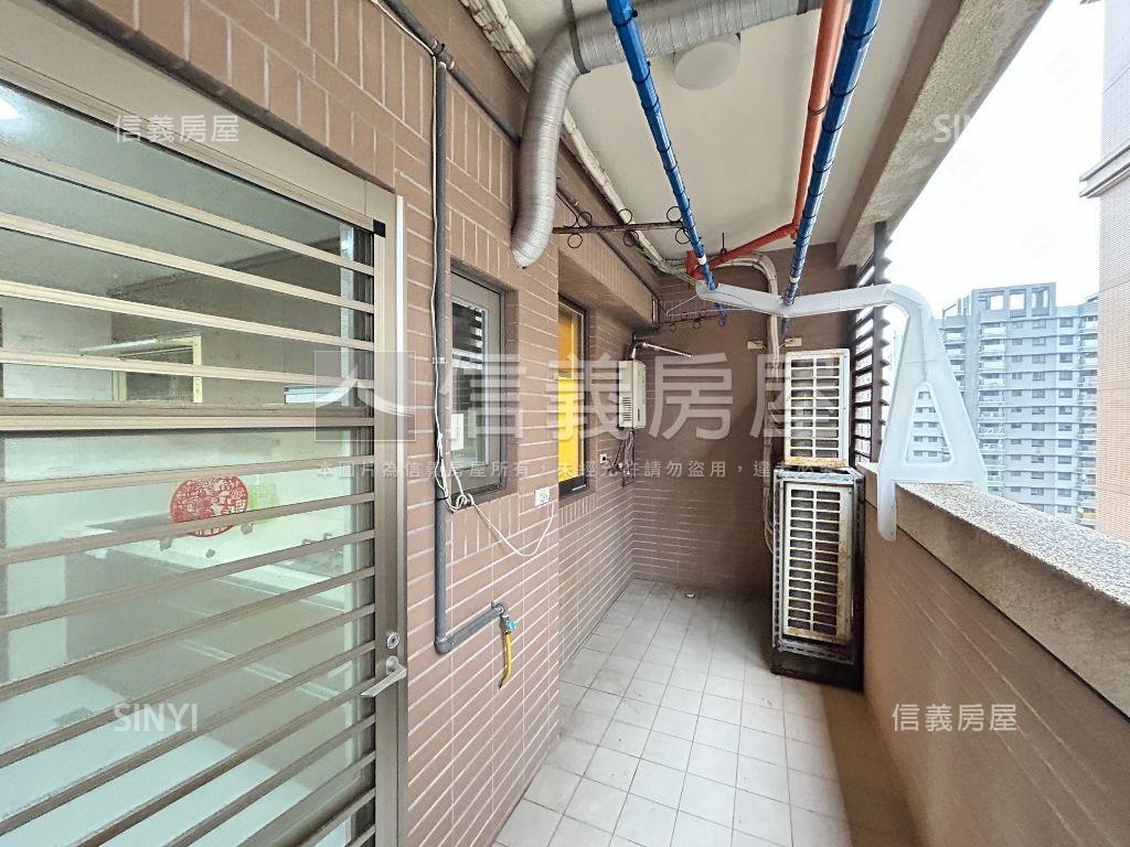 豪斯登堡蛋黃區大四房房屋室內格局與周邊環境