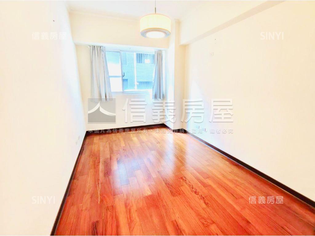 湯泉櫻花靜巷四房車位房屋室內格局與周邊環境