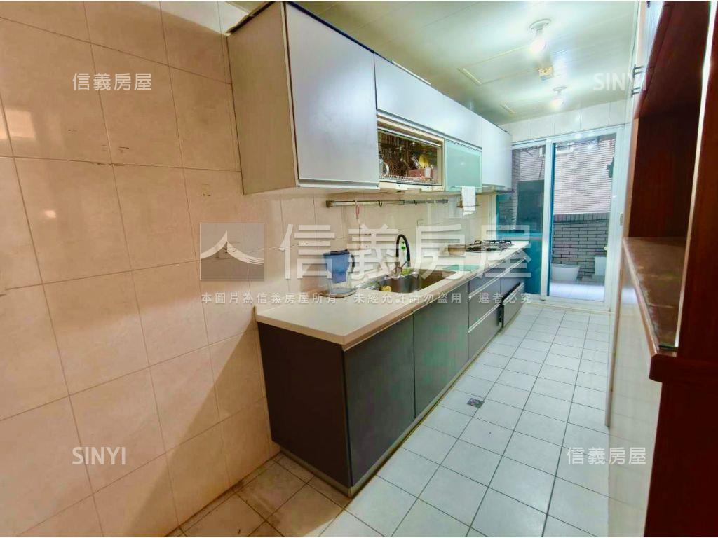 湯泉櫻花靜巷四房車位房屋室內格局與周邊環境