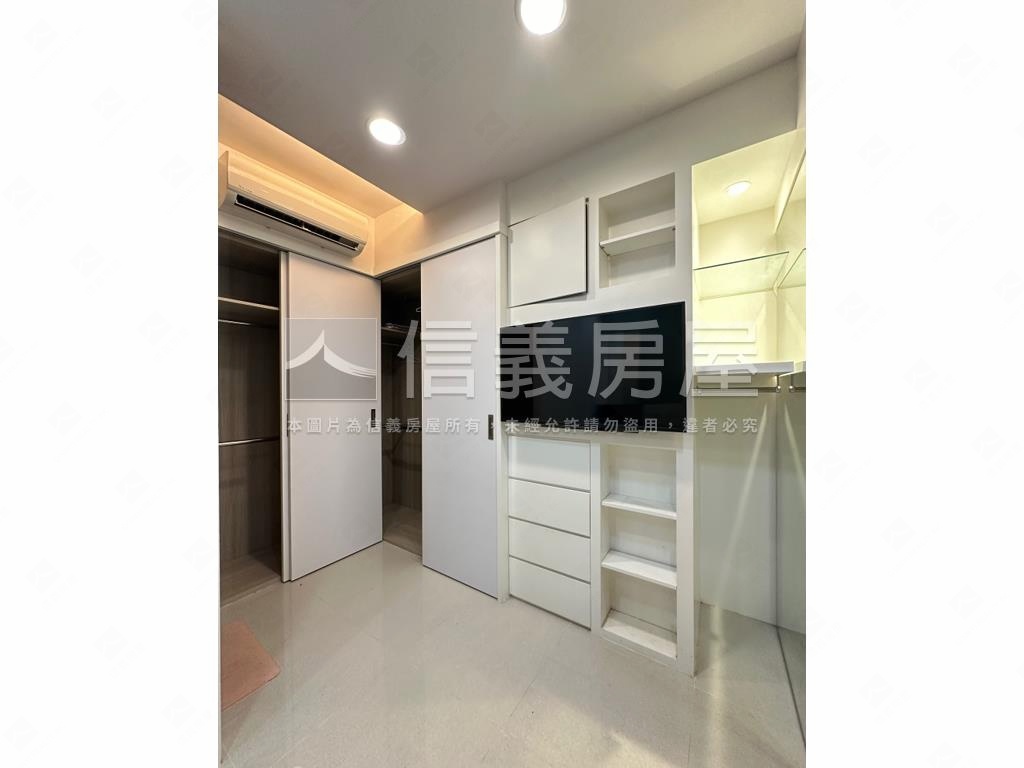 近捷運稀有靜巷邊間一樓房屋室內格局與周邊環境