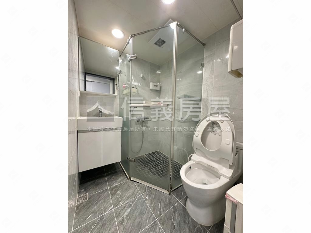 近捷運稀有靜巷邊間一樓房屋室內格局與周邊環境