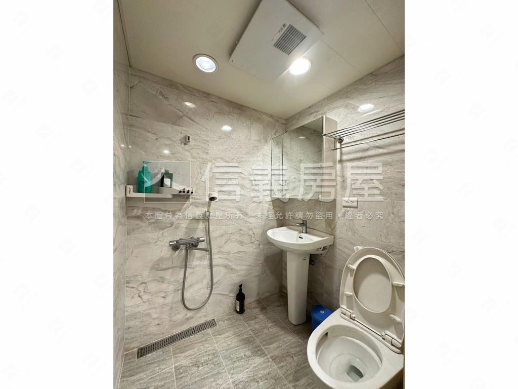 近捷運稀有靜巷邊間一樓房屋室內格局與周邊環境