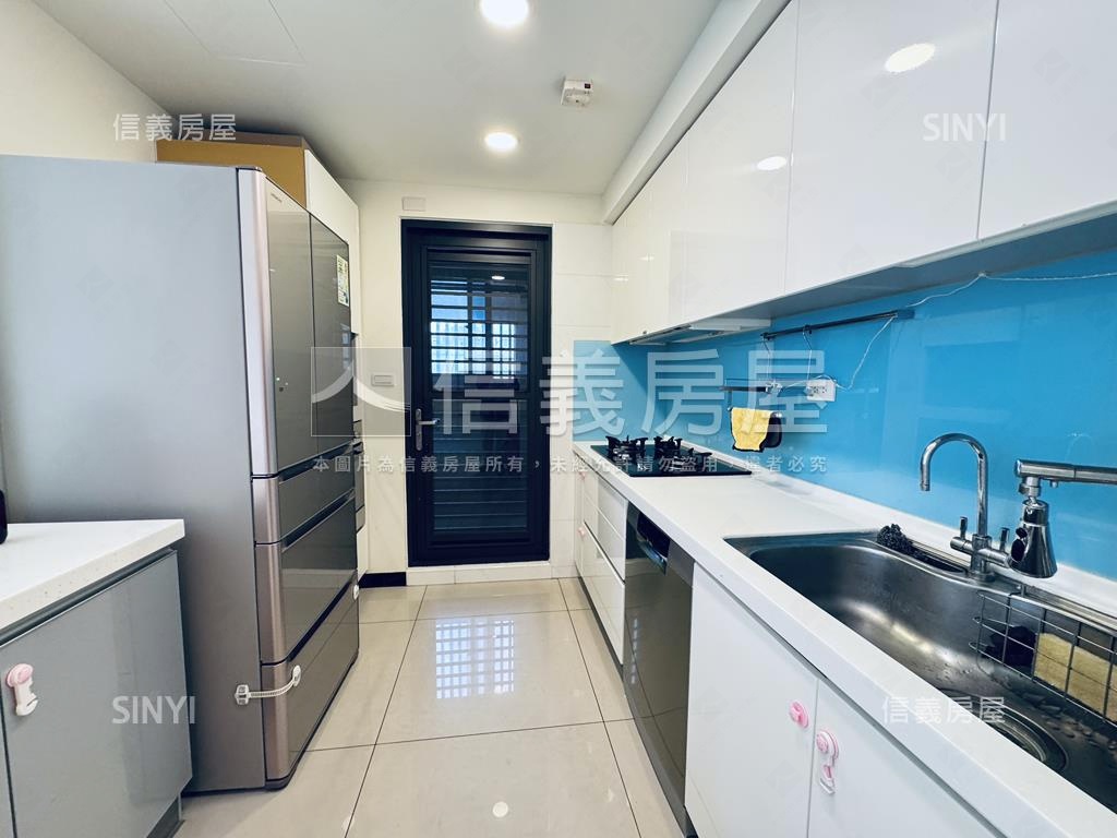 仁發香榭３房美裝潢平車房屋室內格局與周邊環境