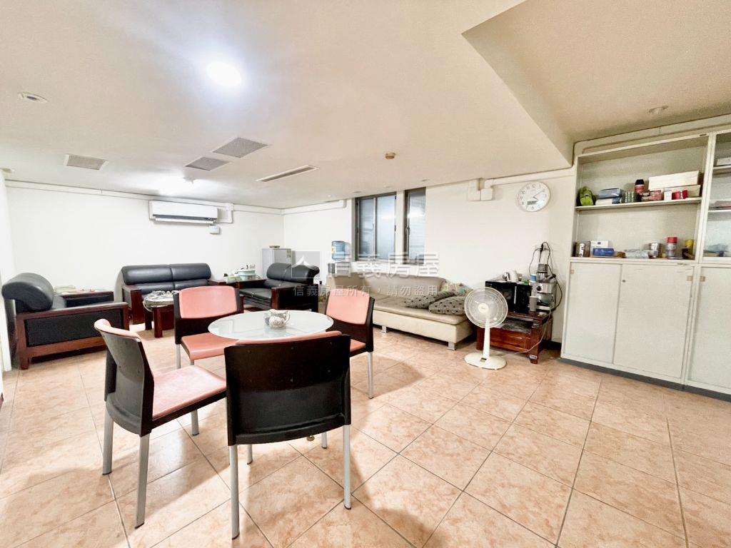 近市政府★百坪住辦房屋室內格局與周邊環境