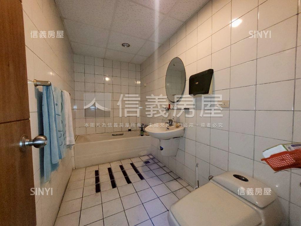 國美館㊣五權西二街透天房屋室內格局與周邊環境