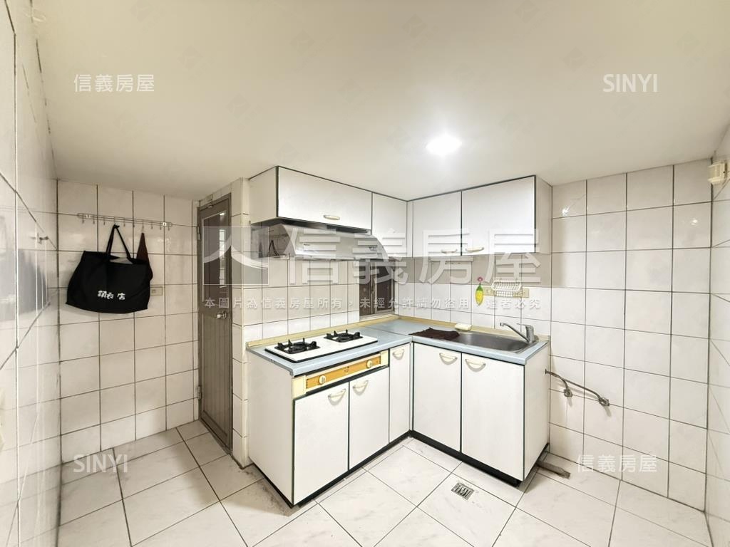 匠心☆新店高鮮屋挑高美屋房屋室內格局與周邊環境