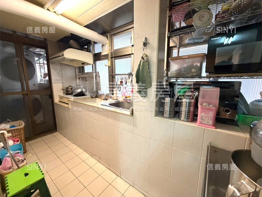 成功國宅買房服務費１％房屋室內格局與周邊環境