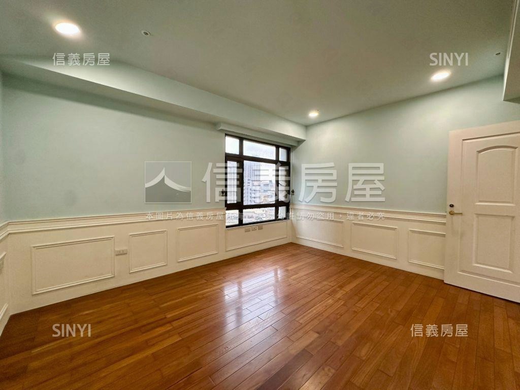 百川雲頂綠景四房雙車位房屋室內格局與周邊環境