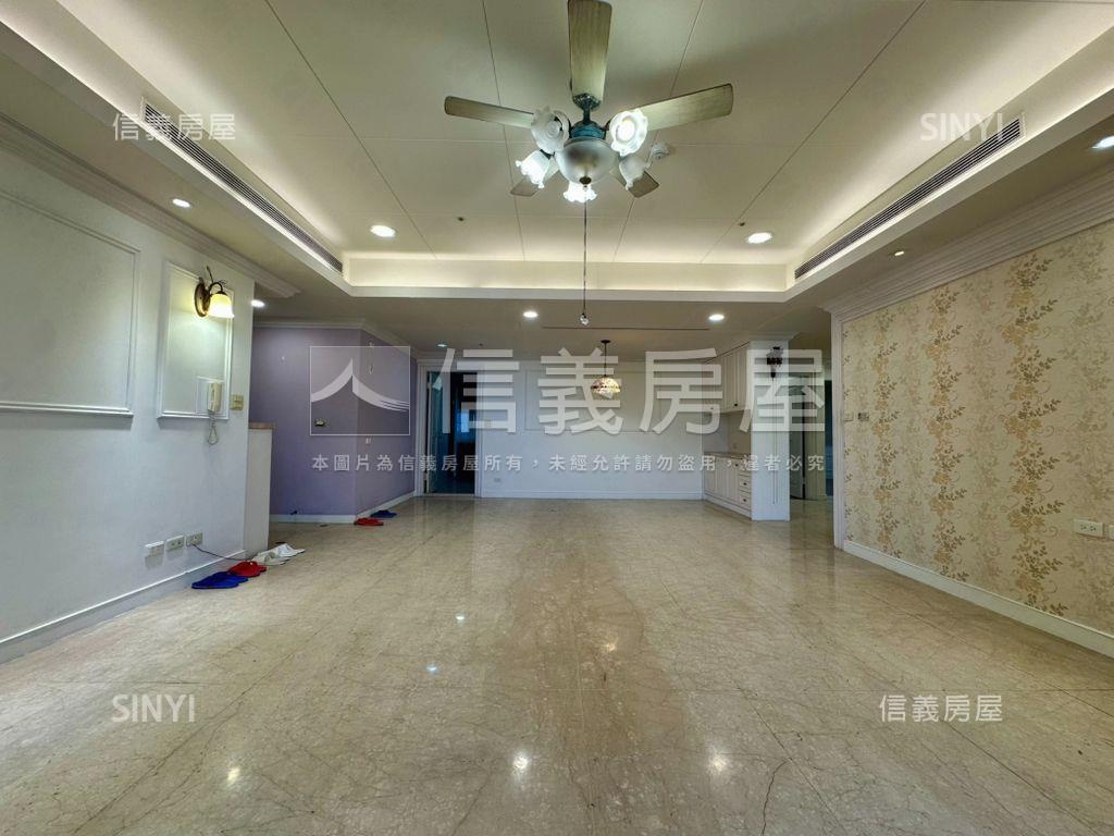 百川雲頂綠景四房雙車位房屋室內格局與周邊環境