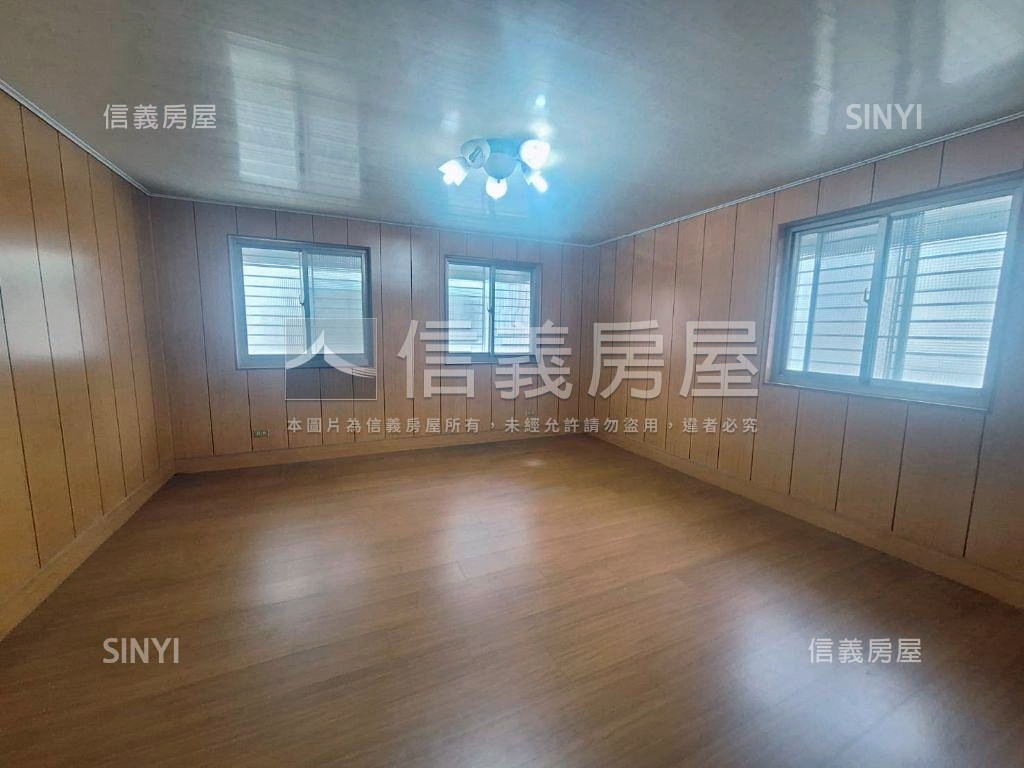 忠福有車位透天稀有釋出房屋室內格局與周邊環境