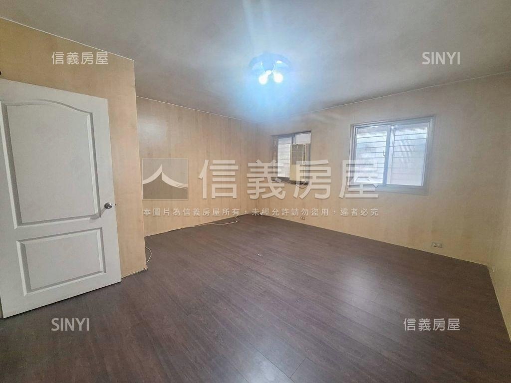 忠福有車位透天稀有釋出房屋室內格局與周邊環境