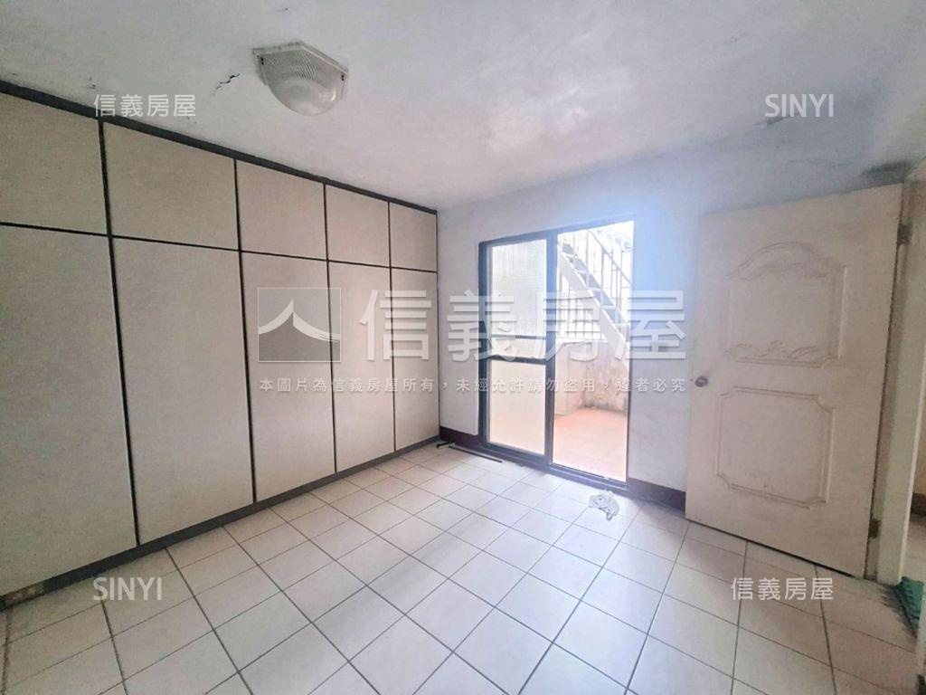 忠福有車位透天稀有釋出房屋室內格局與周邊環境