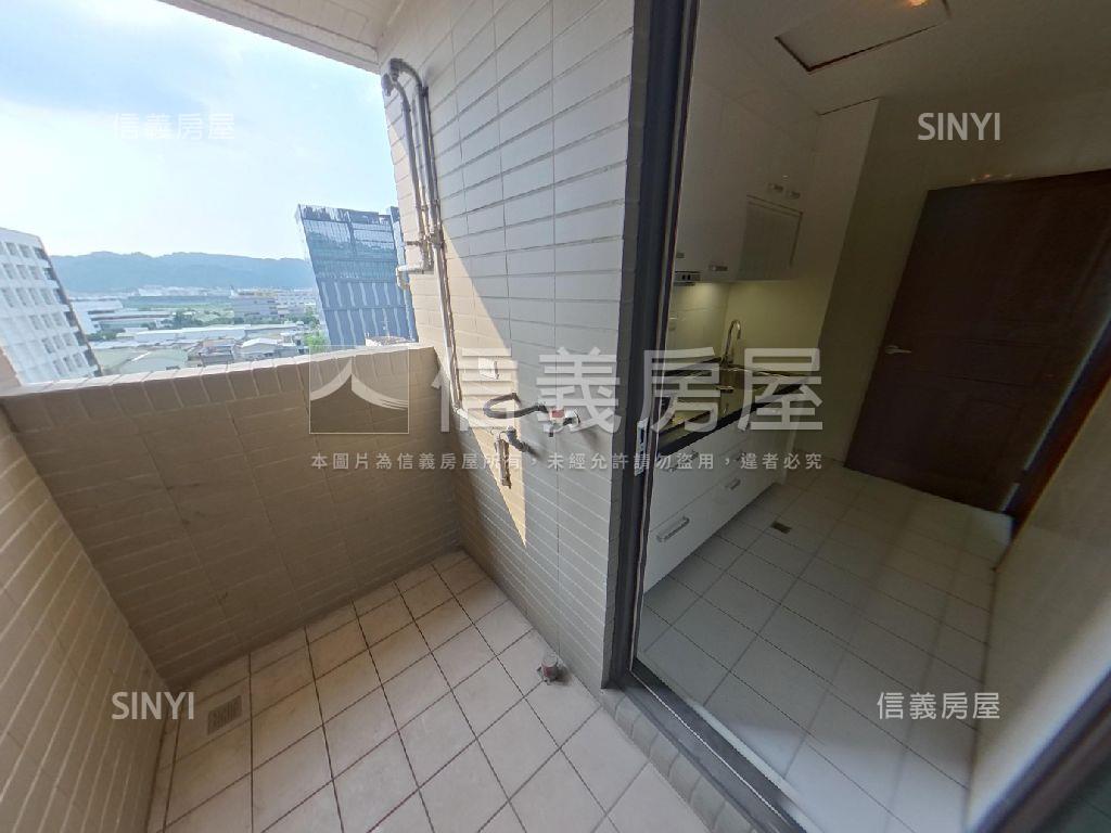 鴻觀景觀大四房車位房屋室內格局與周邊環境