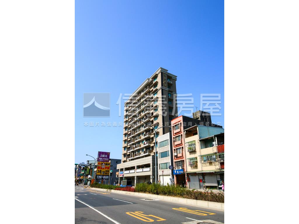 鴻觀景觀大四房車位房屋室內格局與周邊環境