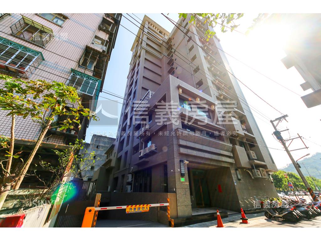 鴻觀景觀大四房車位房屋室內格局與周邊環境