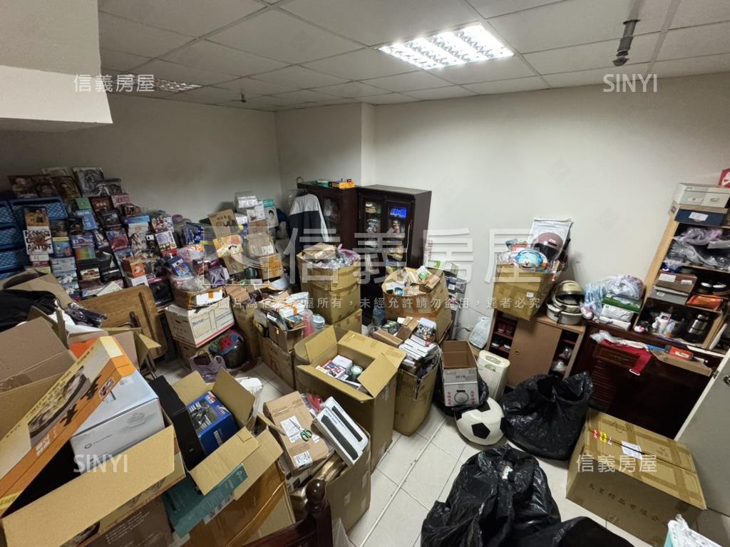 中華路湯城世紀大空間房屋室內格局與周邊環境