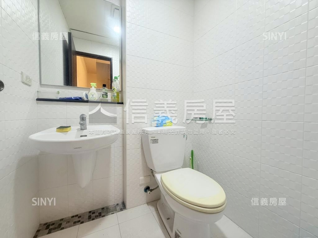 華友聯稀有正街亮美店面房屋室內格局與周邊環境