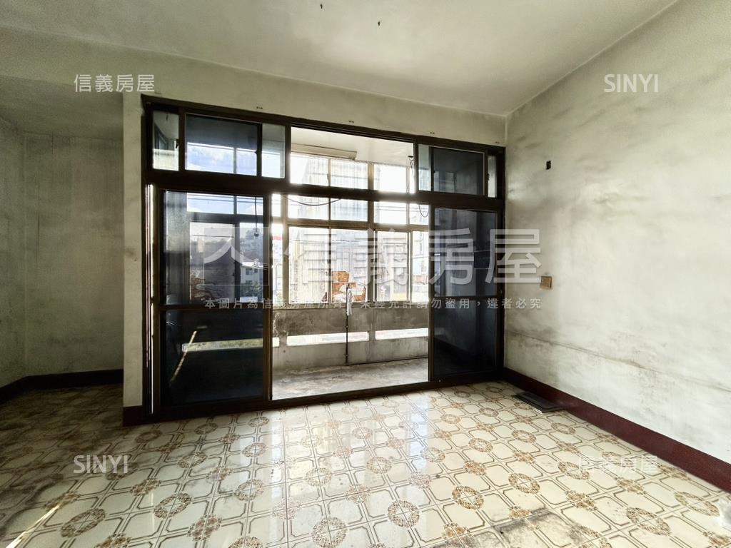 竹東長春路三段大地坪透店房屋室內格局與周邊環境