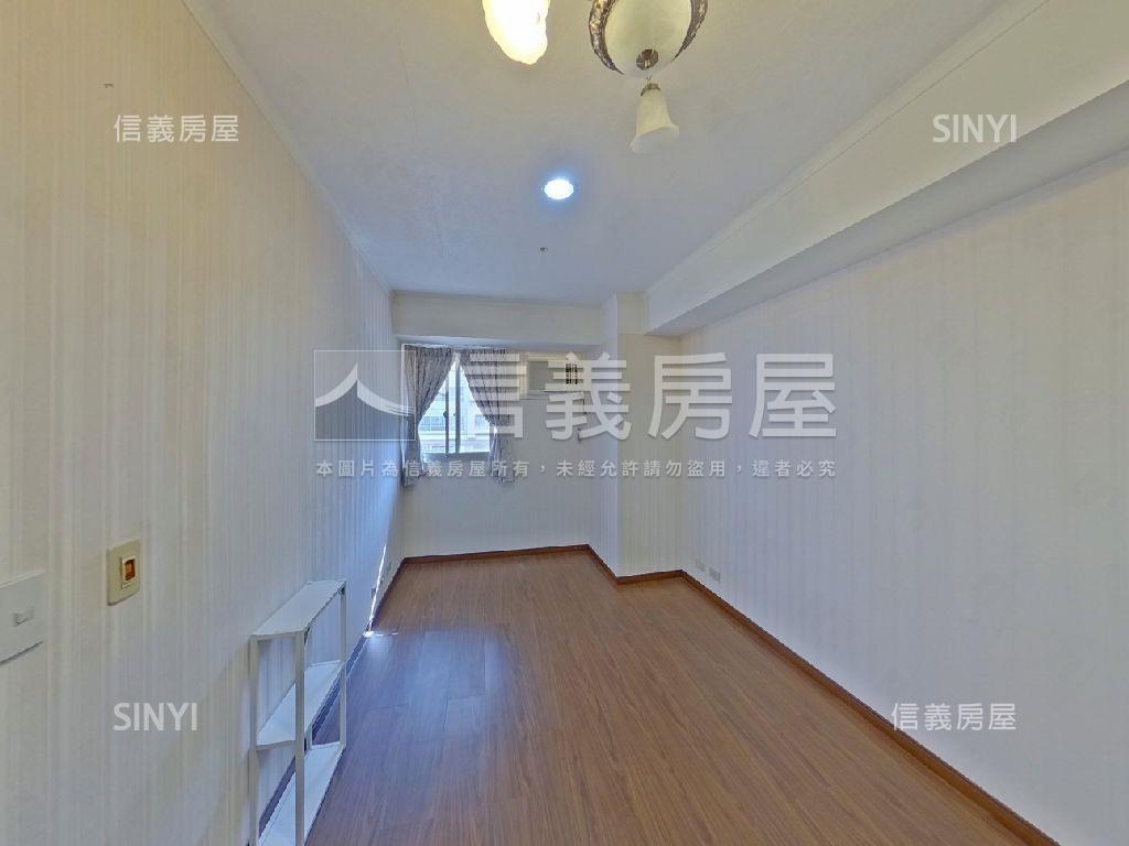 國泰登峰稀有面公園兩房房屋室內格局與周邊環境