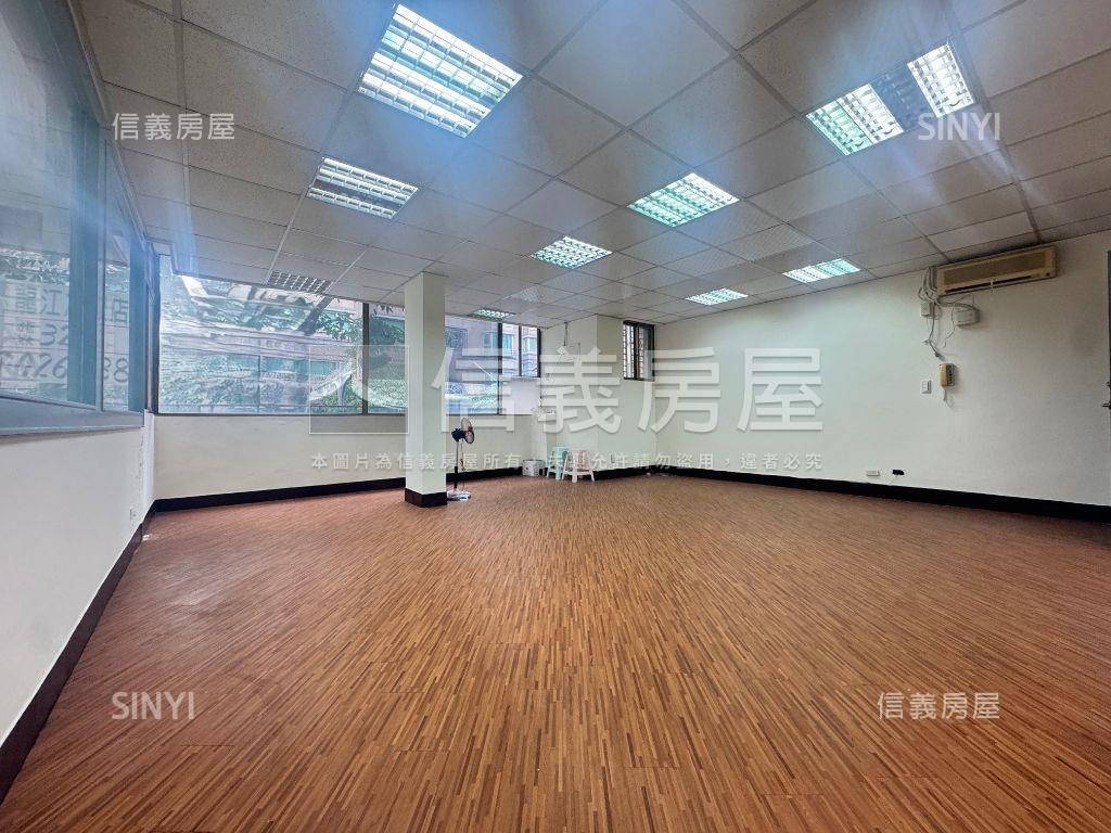 正金湖路上邊間２樓房屋室內格局與周邊環境