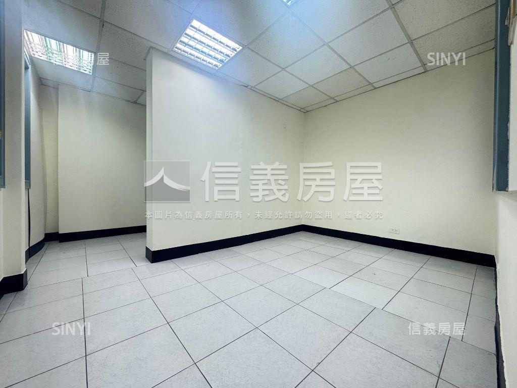 正金湖路上邊間２樓房屋室內格局與周邊環境