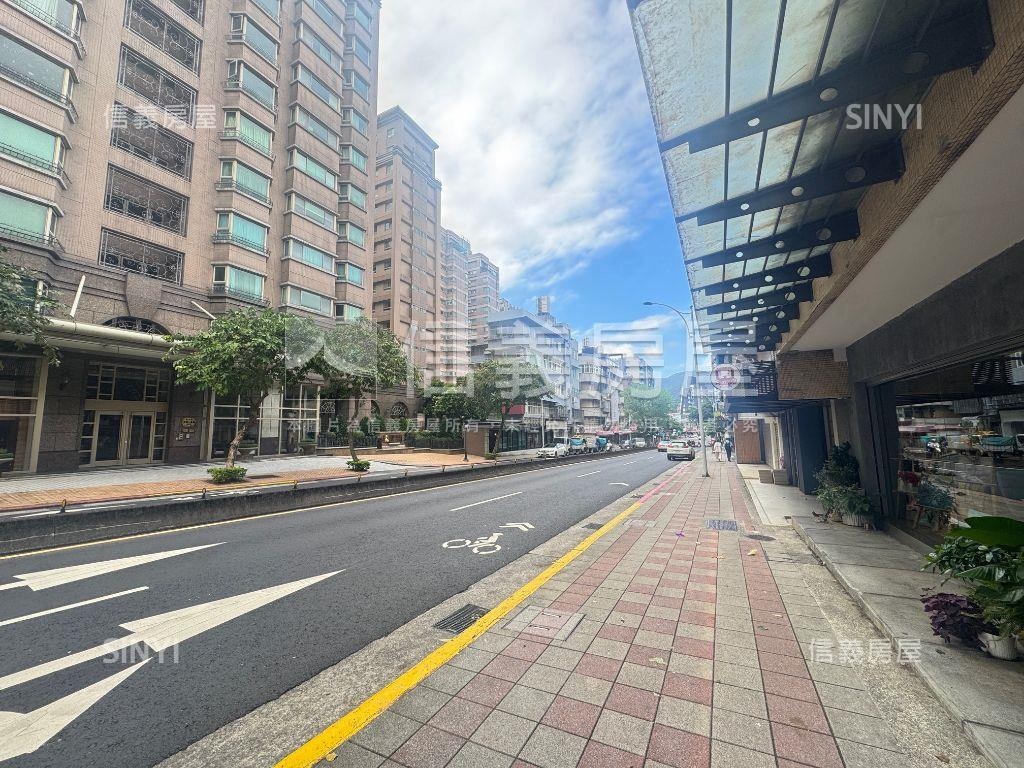 正金湖路上邊間２樓房屋室內格局與周邊環境