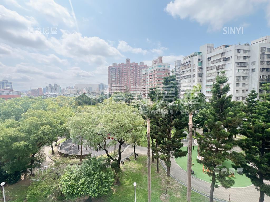 面公園精美三房房屋室內格局與周邊環境