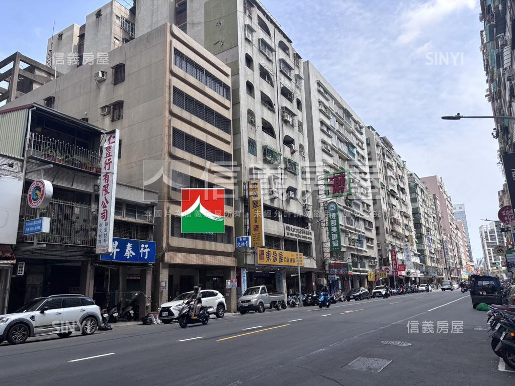 復興中正百坪電梯透店霸房屋室內格局與周邊環境