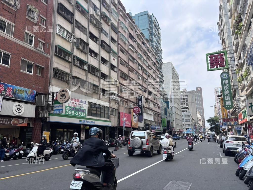 復興中正百坪電梯透店霸房屋室內格局與周邊環境