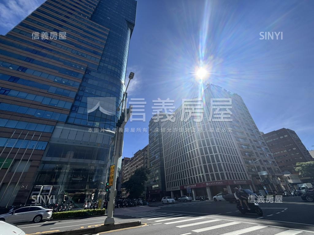 復興中正百坪電梯透店霸房屋室內格局與周邊環境