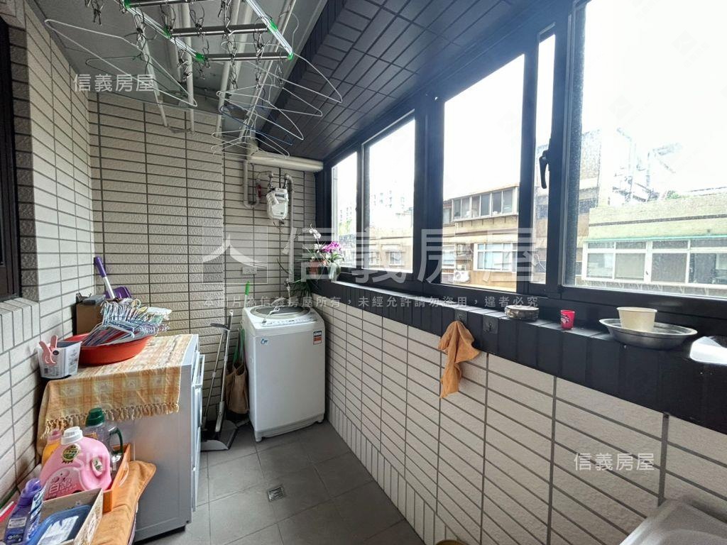 新潤電梯三房坡平車位房屋室內格局與周邊環境