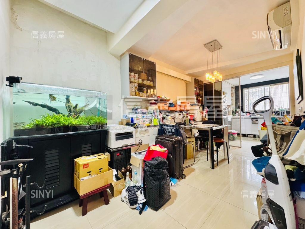 近秀朗站大空間美寓房屋室內格局與周邊環境