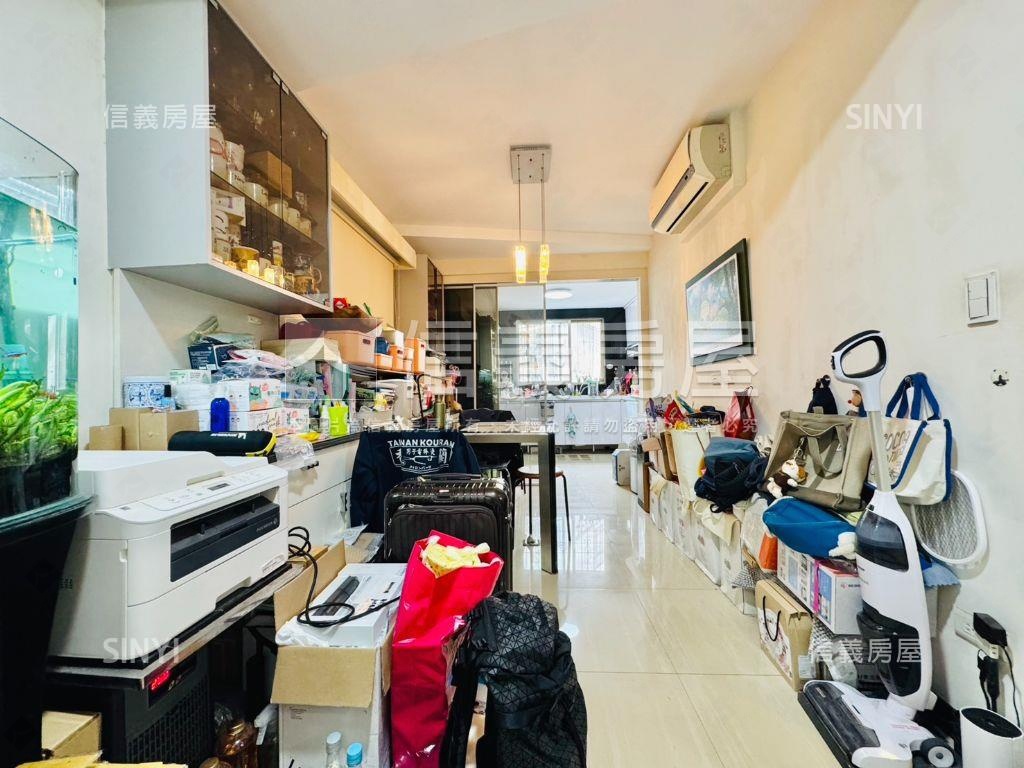 近秀朗站大空間美寓房屋室內格局與周邊環境