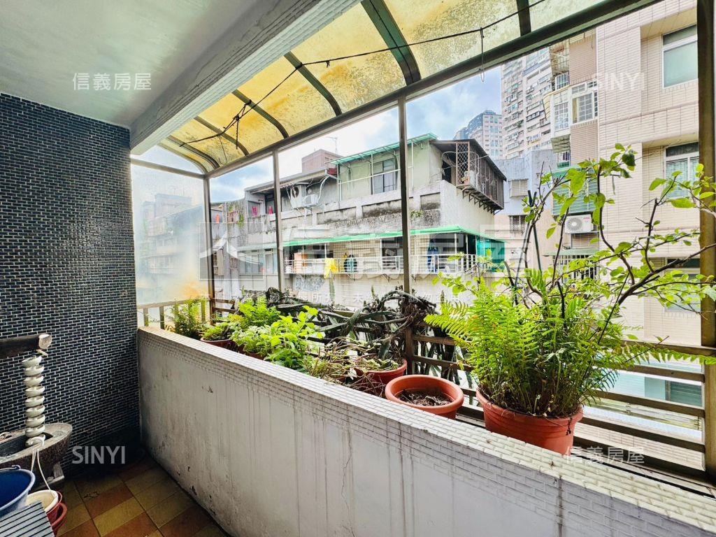 近秀朗站大空間美寓房屋室內格局與周邊環境