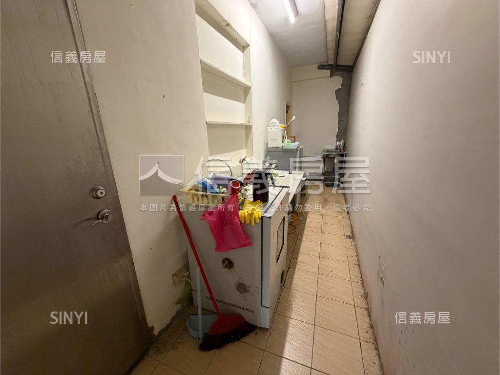低總價邊間一樓好停車住辦房屋室內格局與周邊環境