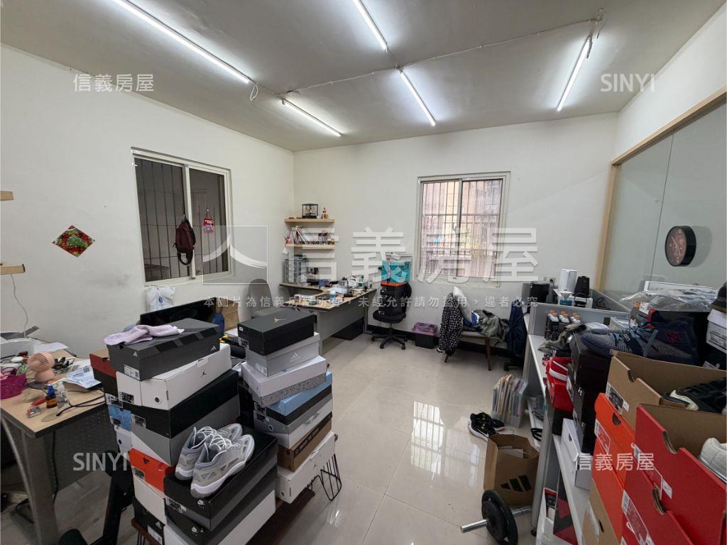 低總價邊間一樓好停車住辦房屋室內格局與周邊環境