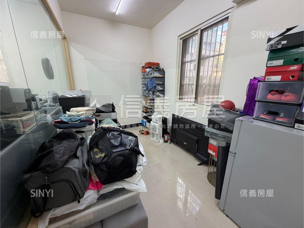 低總價邊間一樓好停車住辦房屋室內格局與周邊環境