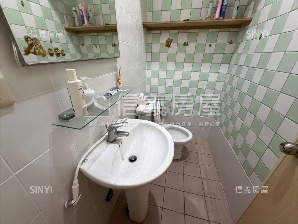 低總價邊間一樓好停車住辦房屋室內格局與周邊環境