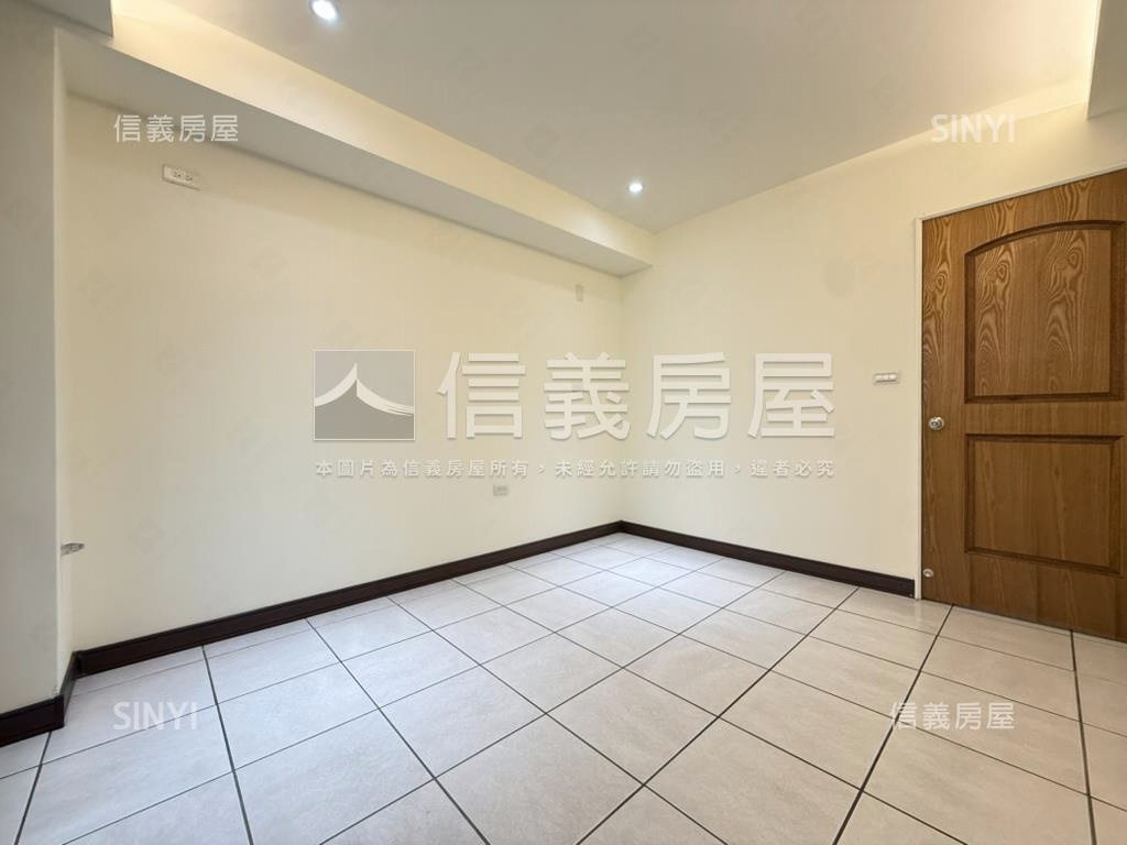 精誠向上商圈朝南精美店面房屋室內格局與周邊環境