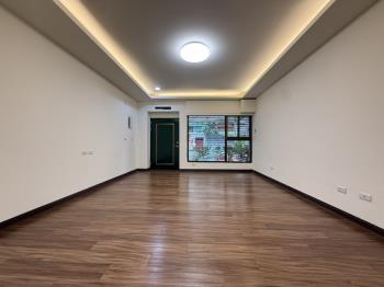 精誠向上商圈朝南精美店面