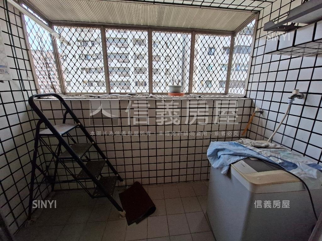 大業國中３房機上休旅車位房屋室內格局與周邊環境
