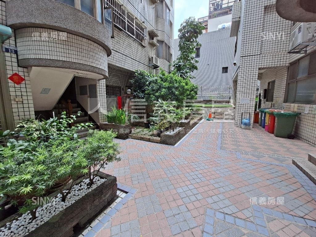 大業國中３房機上休旅車位房屋室內格局與周邊環境