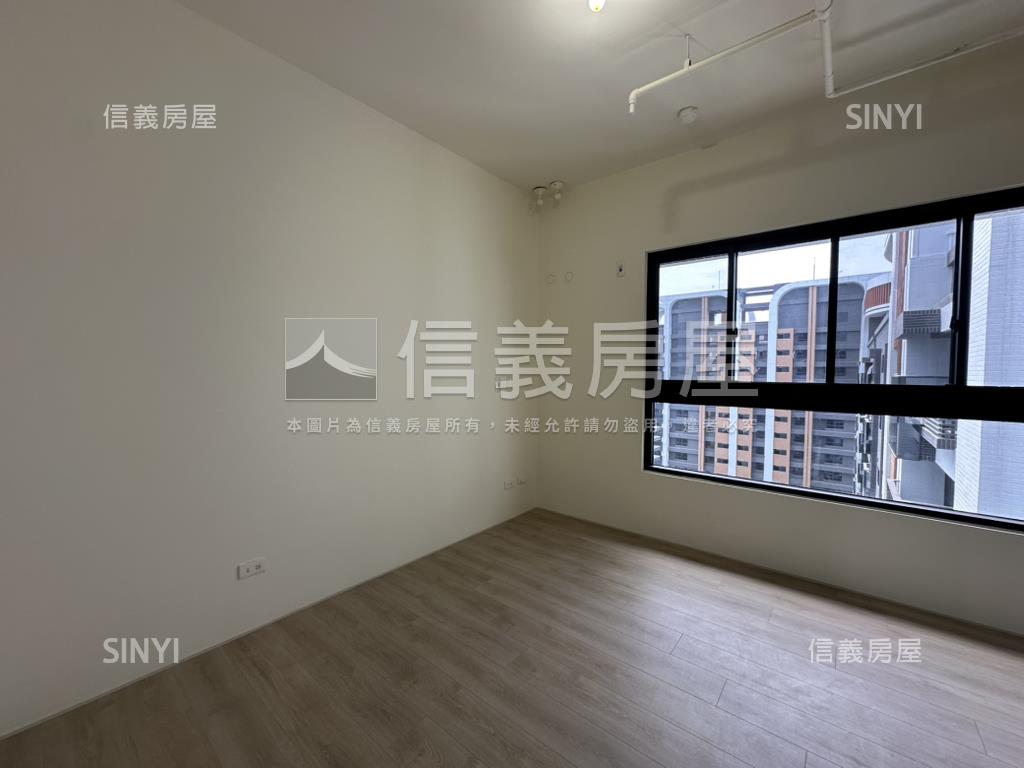 世界仁高樓四房雙平車房屋室內格局與周邊環境