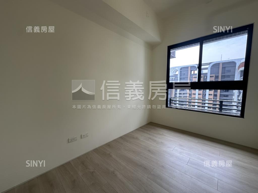 世界仁高樓四房雙平車房屋室內格局與周邊環境