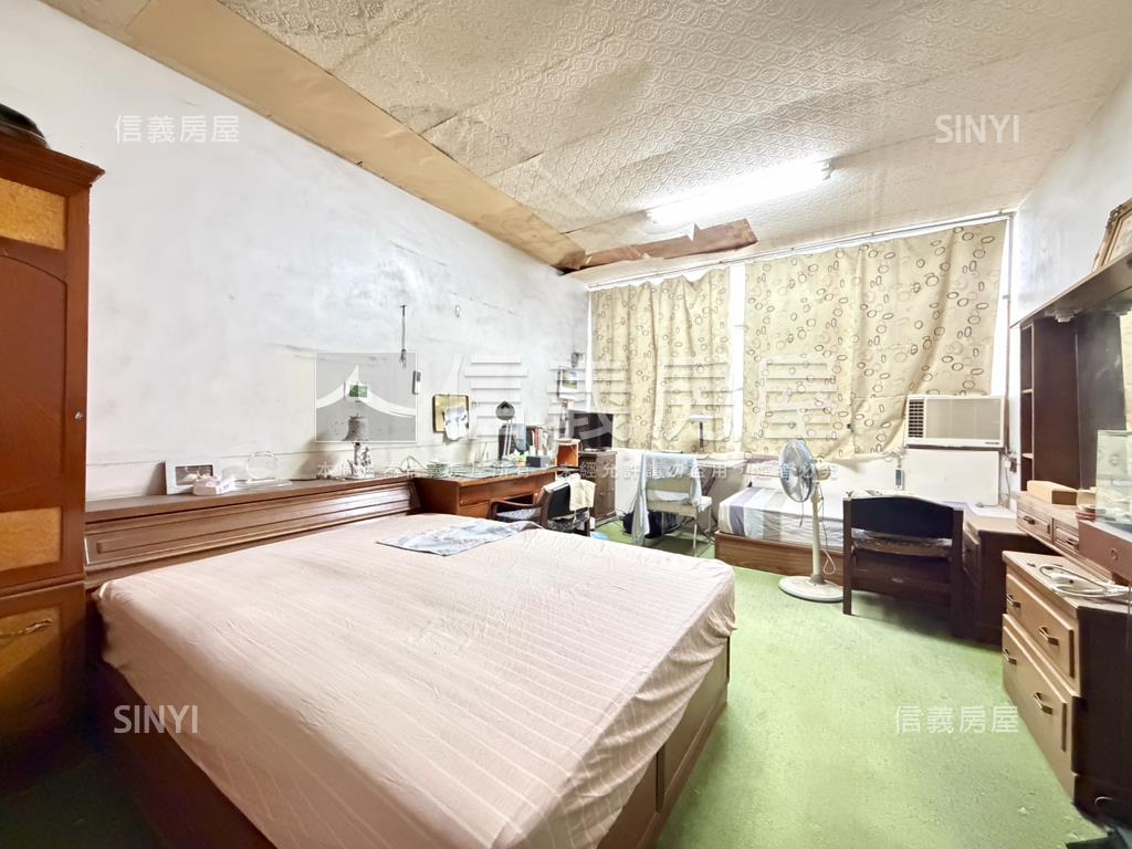 光華夜市正路黃金透店房屋室內格局與周邊環境