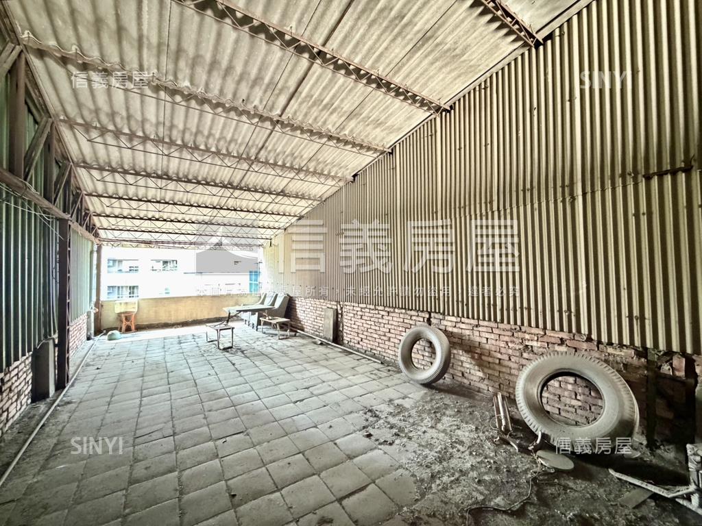 光華夜市正路黃金透店房屋室內格局與周邊環境