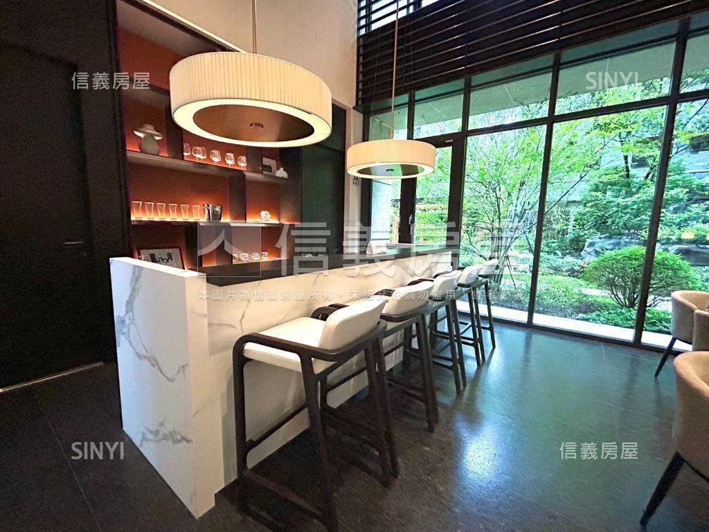 全新國美高樓面寬兩房車位房屋室內格局與周邊環境